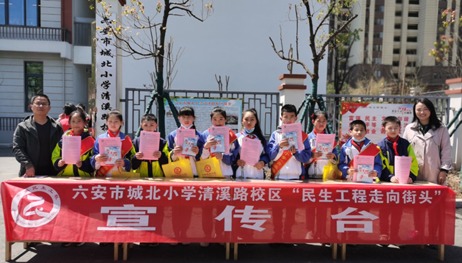 纺织助剂：提升织物性能的秘密武器